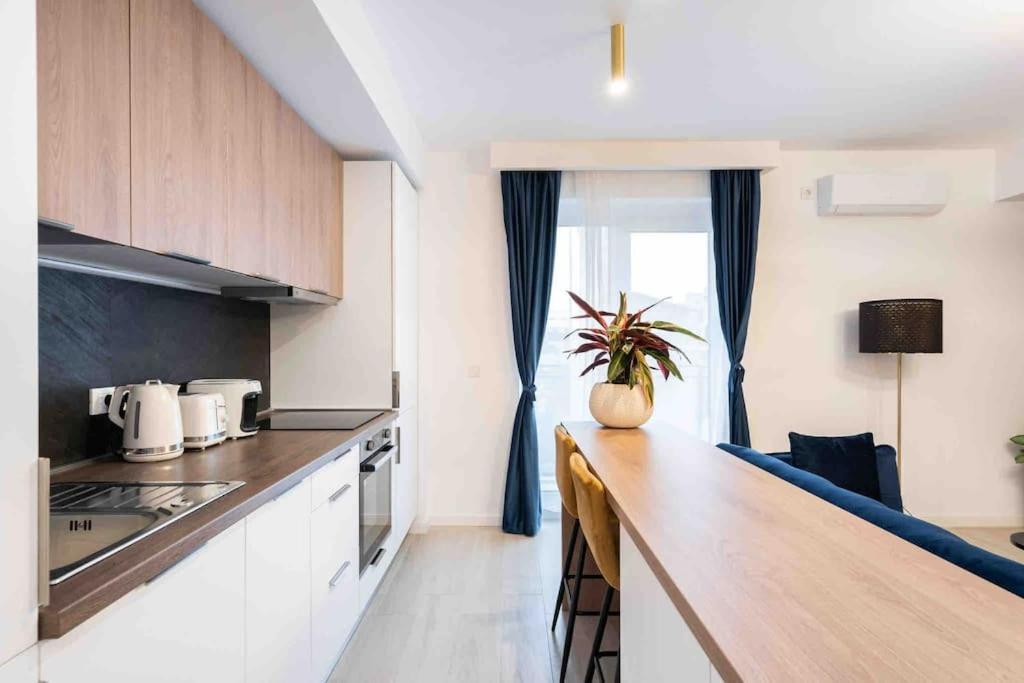 Blue Velvet Apartment Bucureşti Ngoại thất bức ảnh