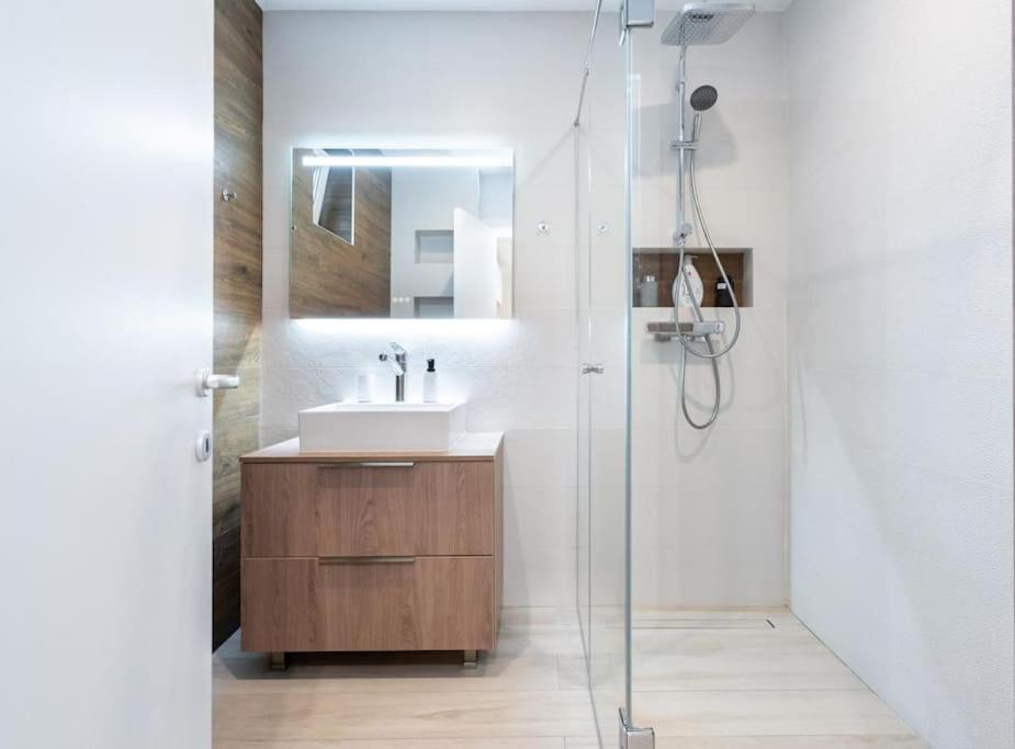 Blue Velvet Apartment Bucureşti Ngoại thất bức ảnh